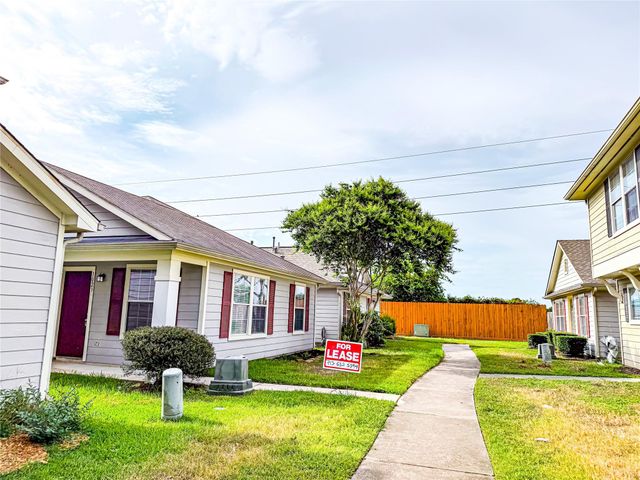 1023 Verde Trails Drive, Houston, TX 77073