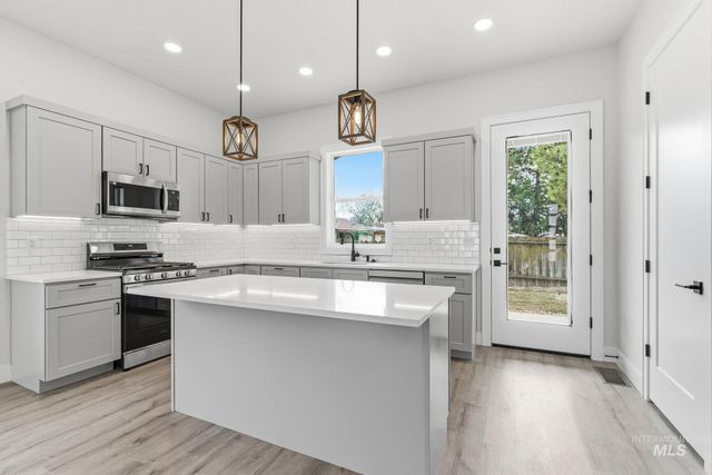 6821 W Ustick, Boise, ID 83704