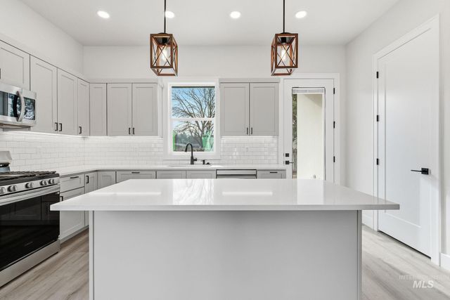 6821 W Ustick, Boise, ID 83704