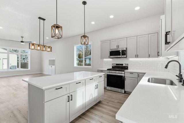 6821 W Ustick, Boise, ID 83704