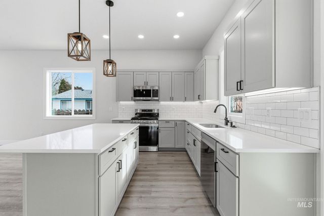 6821 W Ustick, Boise, ID 83704