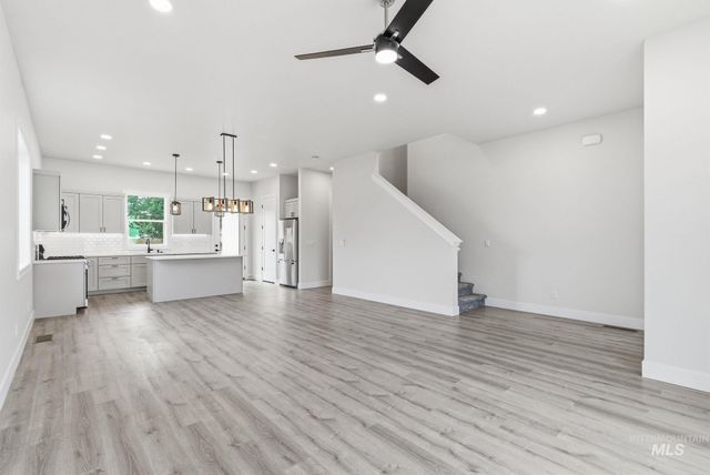 6821 W Ustick, Boise, ID 83704