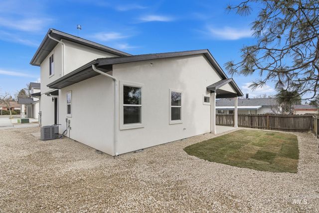 6821 W Ustick, Boise, ID 83704