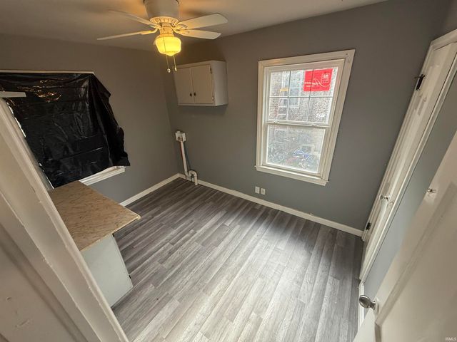 1045 Bayard Park Drive, Evansville, IN 47714