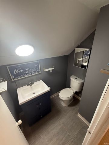 1045 Bayard Park Drive, Evansville, IN 47714