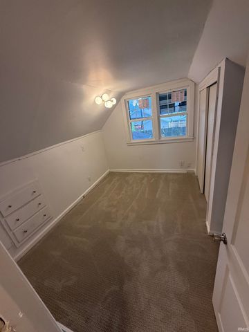 1045 Bayard Park Drive, Evansville, IN 47714