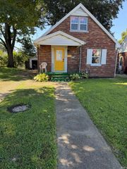 1045 Bayard Park Drive, Evansville, IN 47714