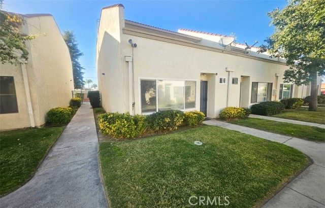 1337 W Latham, Hemet, CA 92543