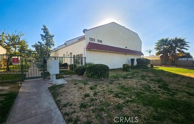 1337 W Latham, Hemet, CA 92543