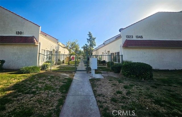 1337 W Latham, Hemet, CA 92543