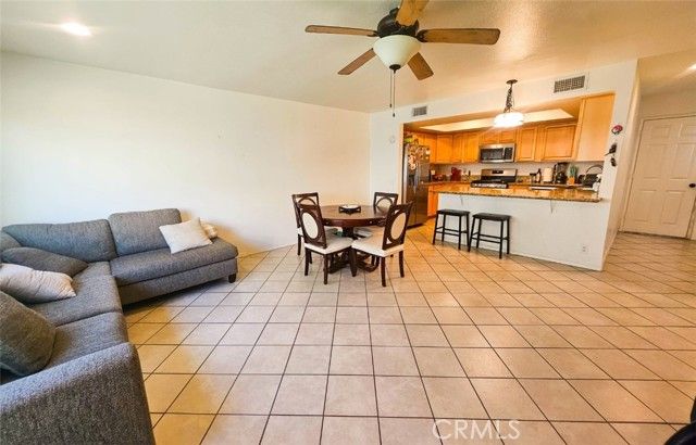 1337 W Latham, Hemet, CA 92543