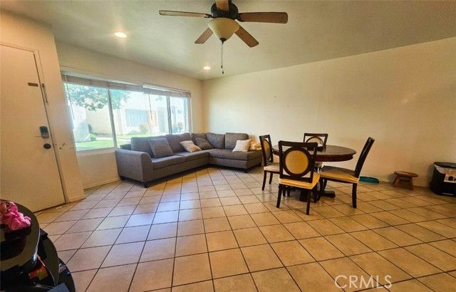 1337 W Latham, Hemet, CA 92543