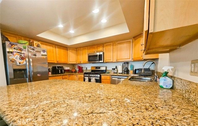 1337 W Latham, Hemet, CA 92543