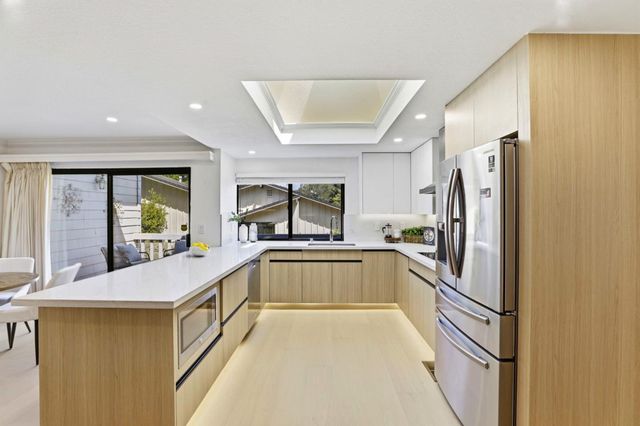 1350 Trinity Drive, Menlo Park, CA 94025