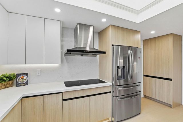 1350 Trinity Drive, Menlo Park, CA 94025