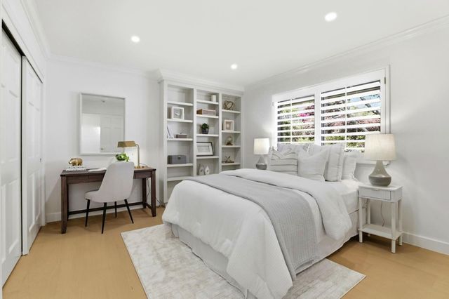 1350 Trinity Drive, Menlo Park, CA 94025