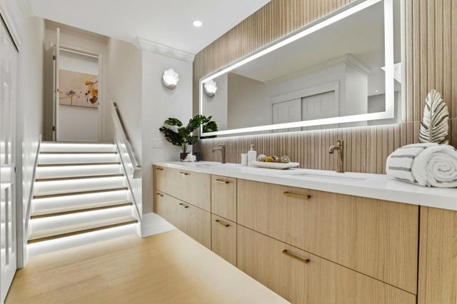 1350 Trinity Drive, Menlo Park, CA 94025