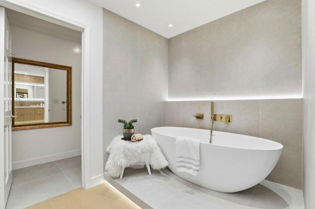 1350 Trinity Drive, Menlo Park, CA 94025