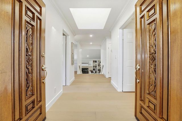 1350 Trinity Drive, Menlo Park, CA 94025