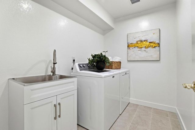 1350 Trinity Drive, Menlo Park, CA 94025