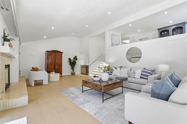 1350 Trinity Drive, Menlo Park, CA 94025