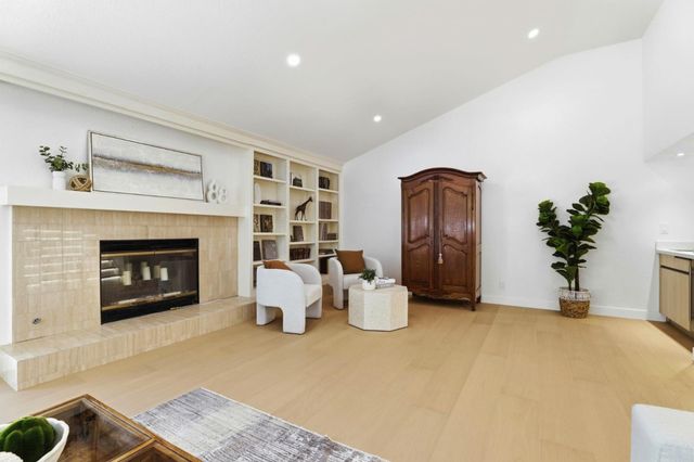 1350 Trinity Drive, Menlo Park, CA 94025