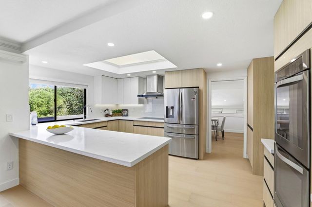 1350 Trinity Drive, Menlo Park, CA 94025