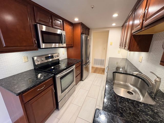 34 Brian Dr C, Stoughton, MA 02072