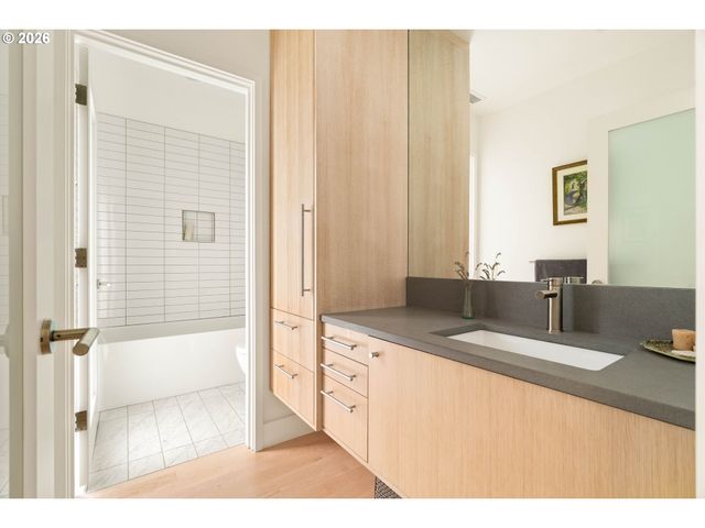 3576 Ne BRYCE St, Portland, OR 97212