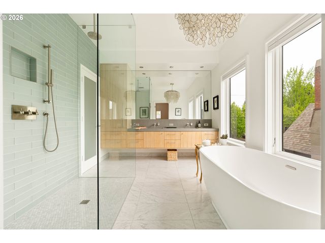 3576 Ne BRYCE St, Portland, OR 97212