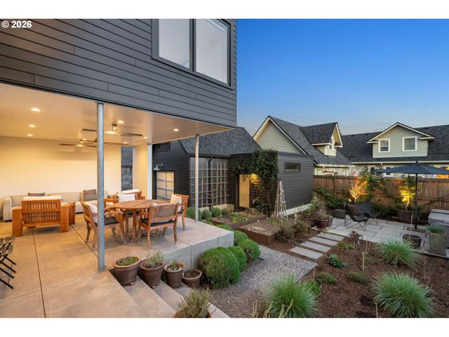 3576 Ne BRYCE St, Portland, OR 97212