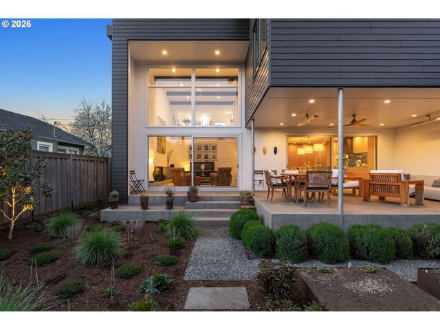 3576 Ne BRYCE St, Portland, OR 97212