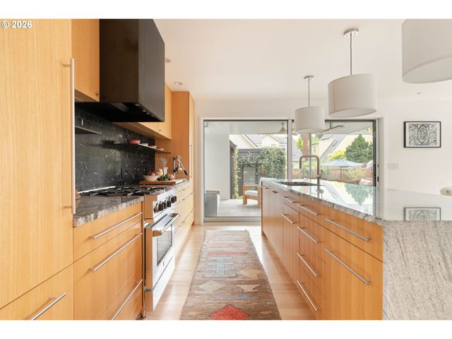 3576 Ne BRYCE St, Portland, OR 97212