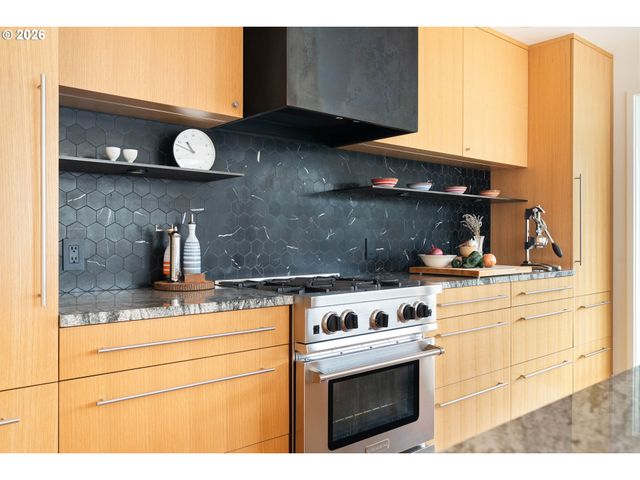 3576 Ne BRYCE St, Portland, OR 97212