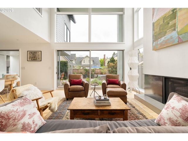 3576 Ne BRYCE St, Portland, OR 97212