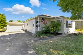 704 S Hutchins St, Lodi, CA 95240