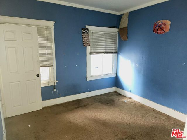 4305 S Flower Street, Los Angeles, CA 90037