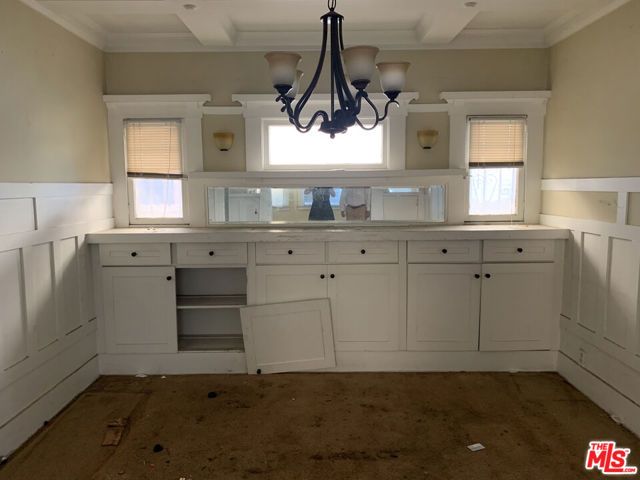 4305 S Flower Street, Los Angeles, CA 90037