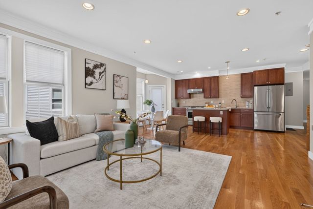 96 Neponset Ave 1, Boston, MA 02122