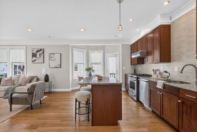 96 Neponset Ave 1, Boston, MA 02122