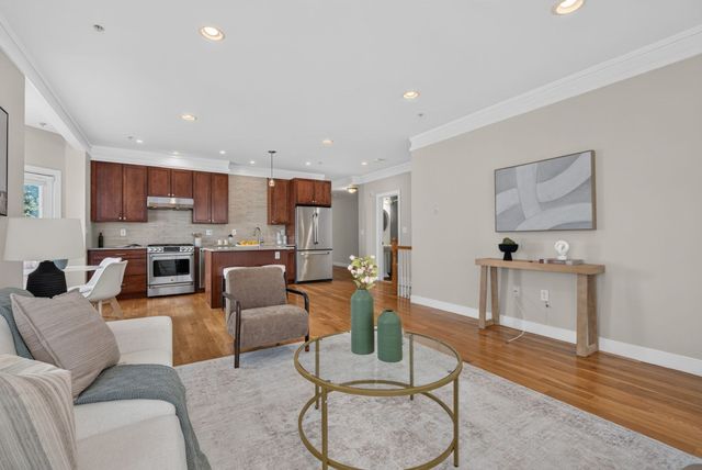 96 Neponset Ave 1, Boston, MA 02122
