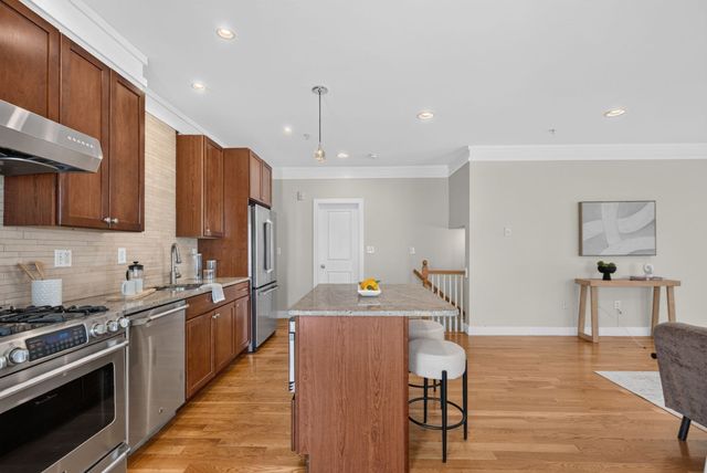 96 Neponset Ave 1, Boston, MA 02122