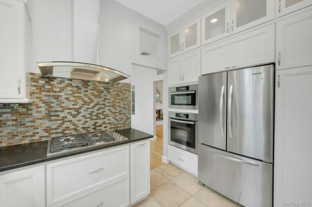 31 Pierce Drive, Pleasantville, NY 10570