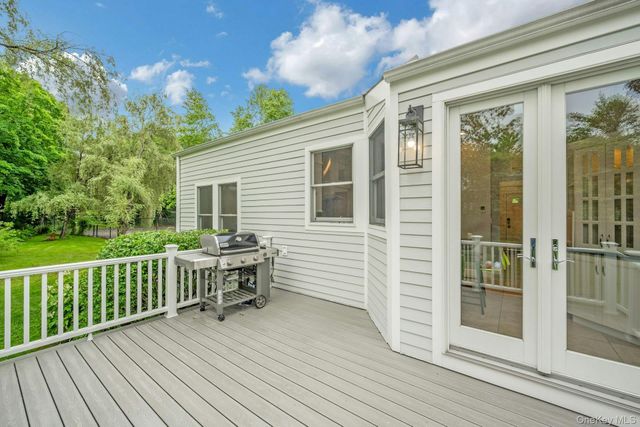 31 Pierce Drive, Pleasantville, NY 10570