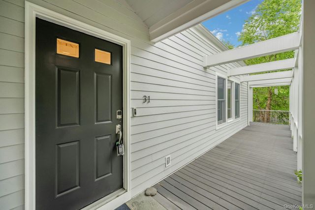 31 Pierce Drive, Pleasantville, NY 10570