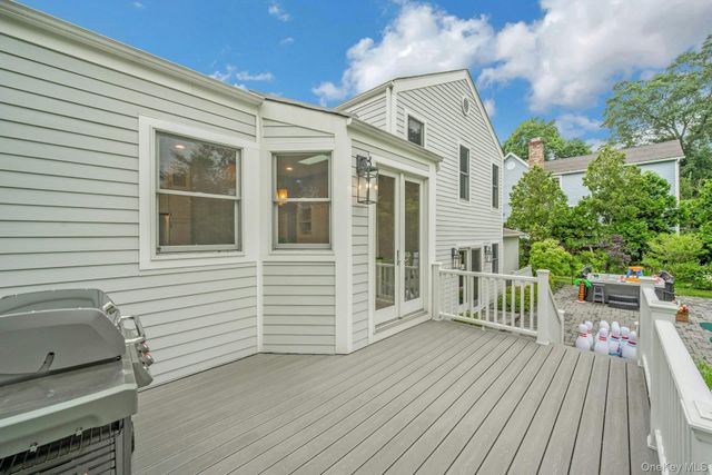 31 Pierce Drive, Pleasantville, NY 10570