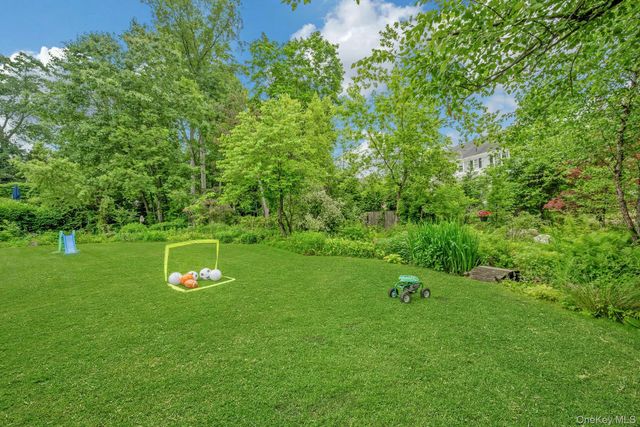 31 Pierce Drive, Pleasantville, NY 10570