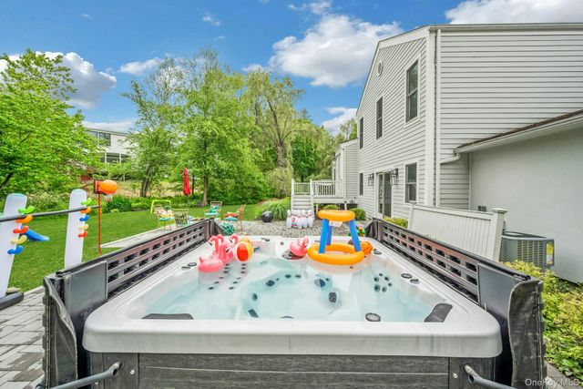 31 Pierce Drive, Pleasantville, NY 10570