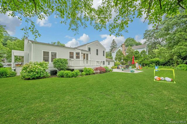 31 Pierce Drive, Pleasantville, NY 10570