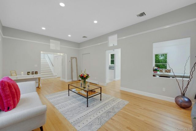 31 Pierce Drive, Pleasantville, NY 10570